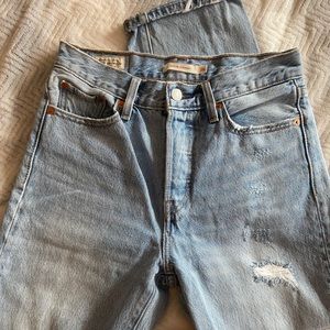 Levi Wedgie Straight